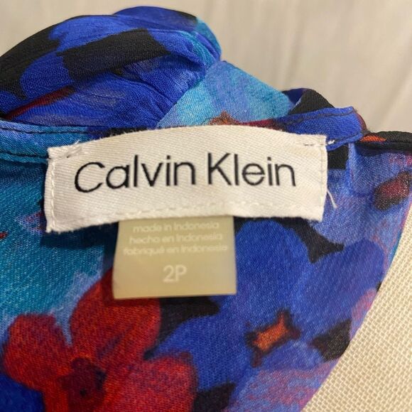 Calvin Klein NWOT Faux Wrapped Asymmetrical Flutter Sleeves Floral Dress 2P - Picture 8 of 9